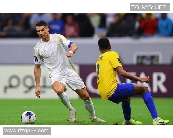 从草根到巅峰逆袭之路揭示足球球星如何打破命运束缚成就传奇